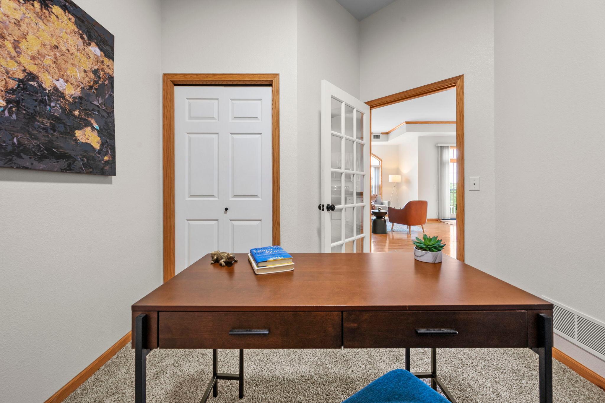62-web-or-mls-1800 Graham Ave 404-264.jpg