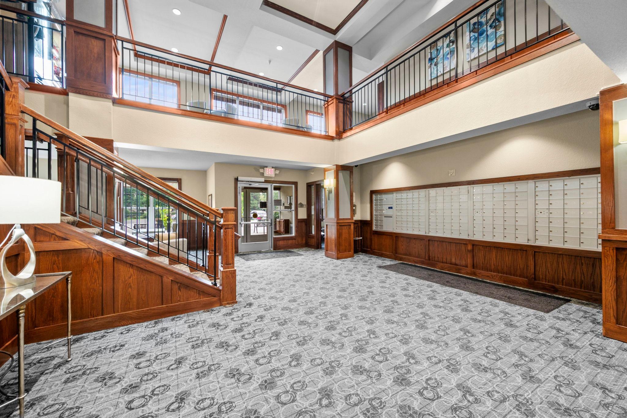 25-web-or-mls-1800 Graham Ave 404-44.jpg