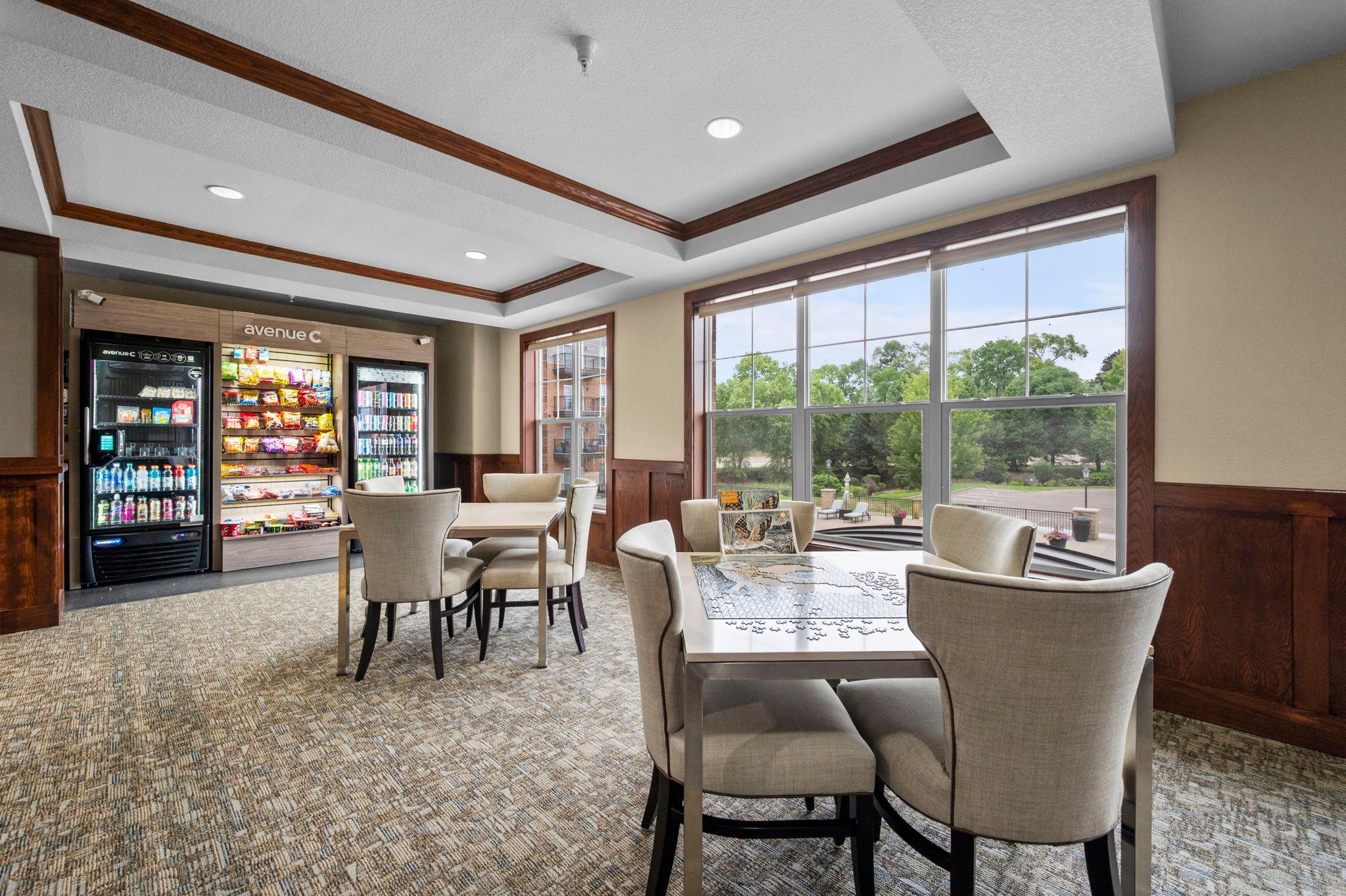 34-web-or-mls-1800 Graham Ave 404-89.jpg
