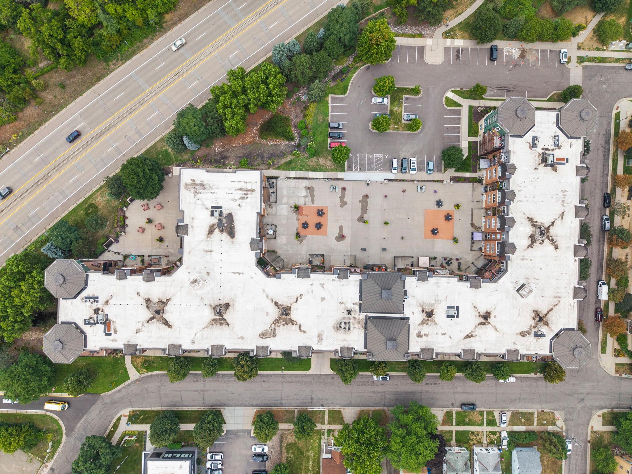 103-web-or-mls-1800 Graham Ave 404-386.jpg