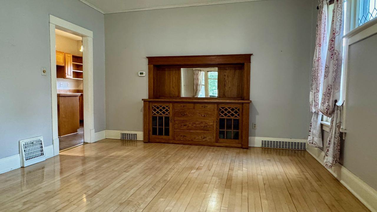 (9) Dining Room.jpeg