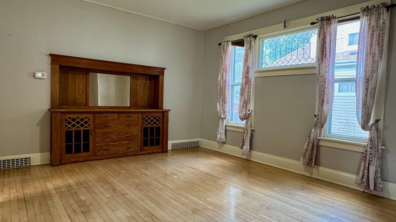 (10) Dining Room.jpeg