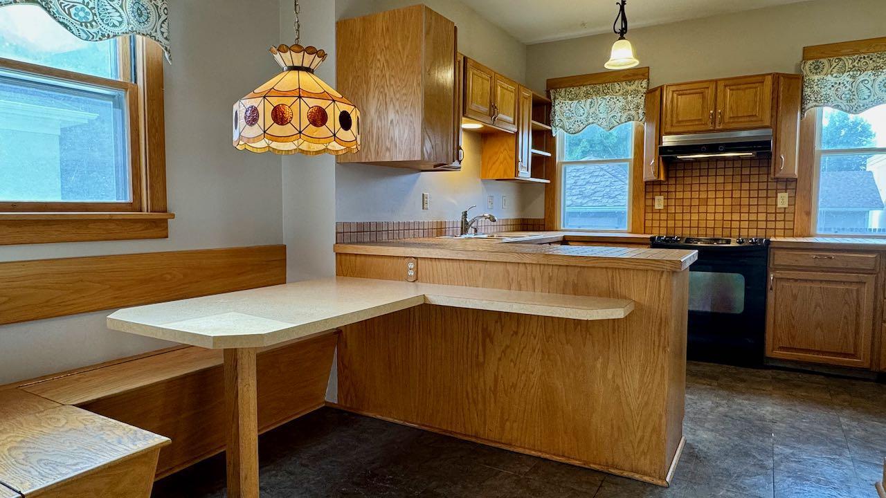 (16) Kitchen.jpeg