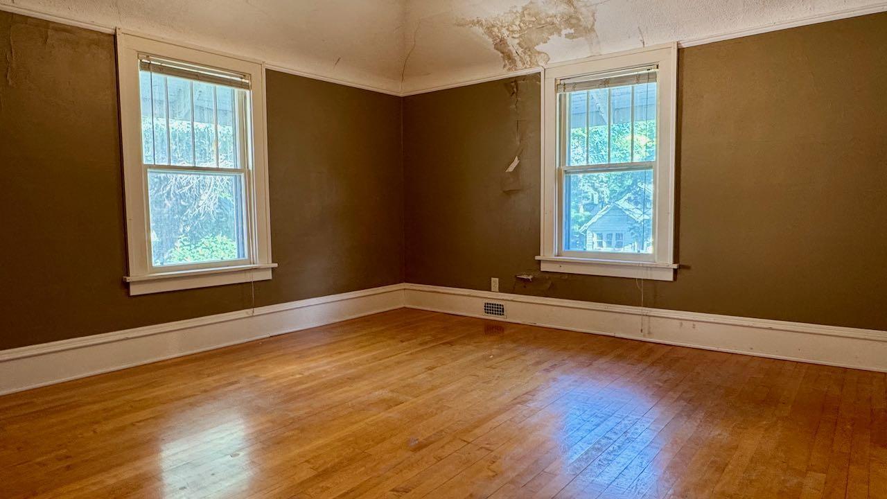 (22) Bedroom 1.jpeg
