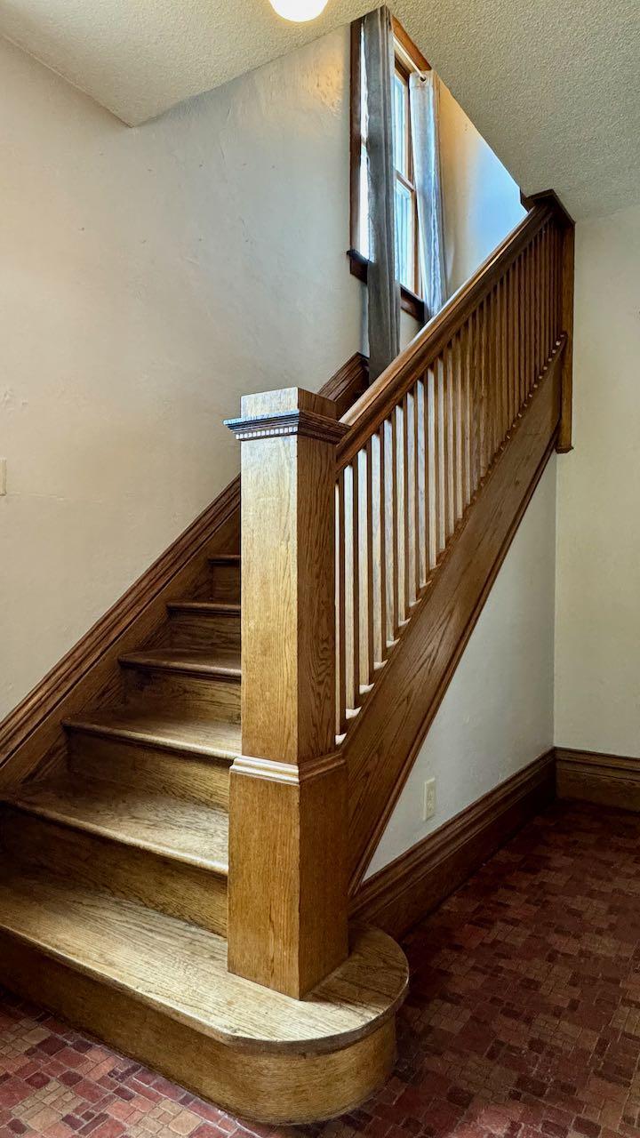 (13) Entry Stairs.jpeg
