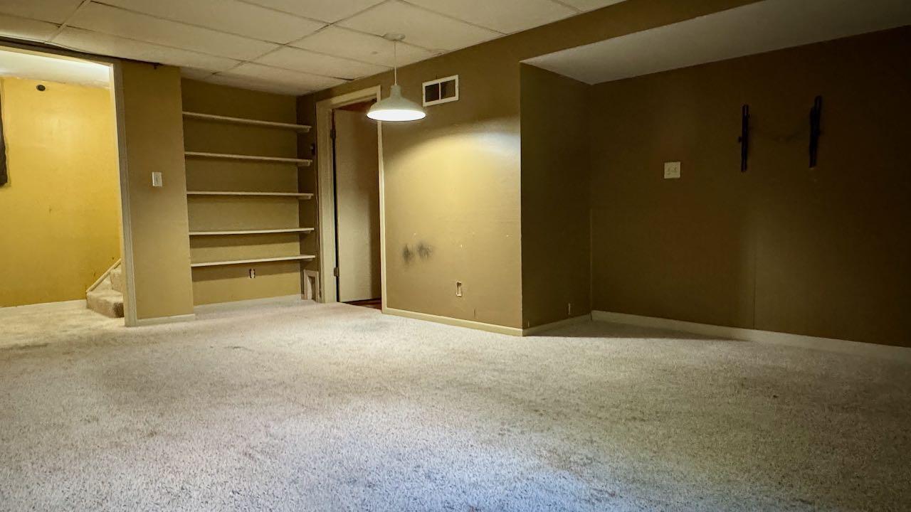 (35) Family Room.jpeg