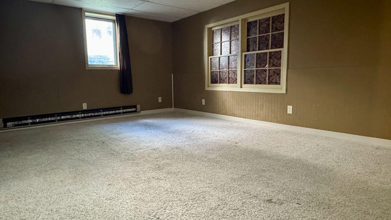(33) Family Room.jpeg