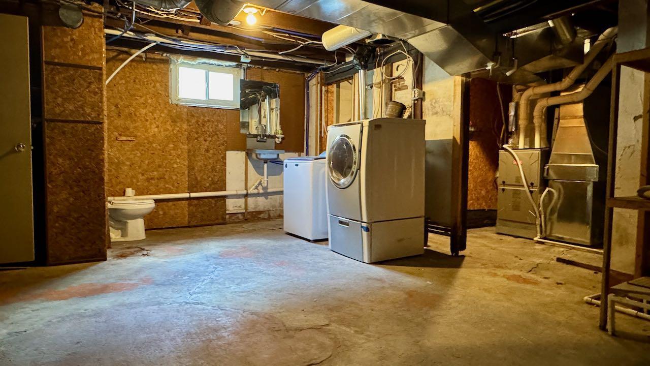 (37) Storage Laundry.jpeg