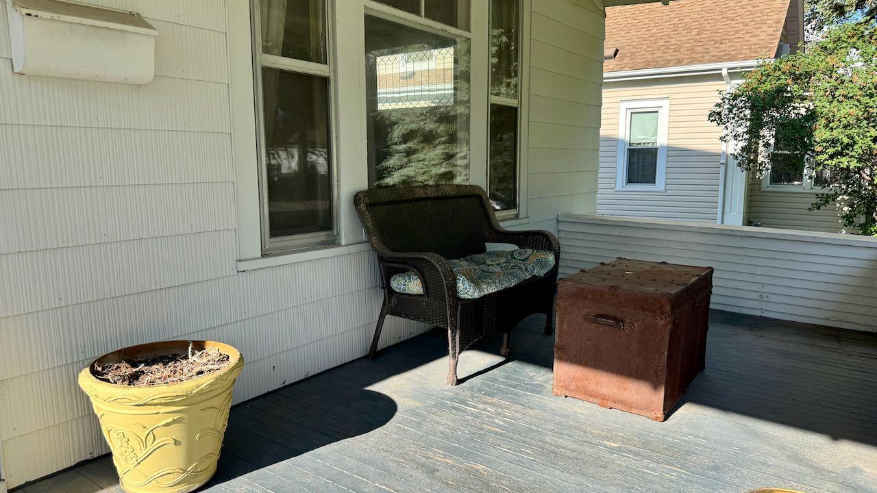 (5) Front Porch.jpeg