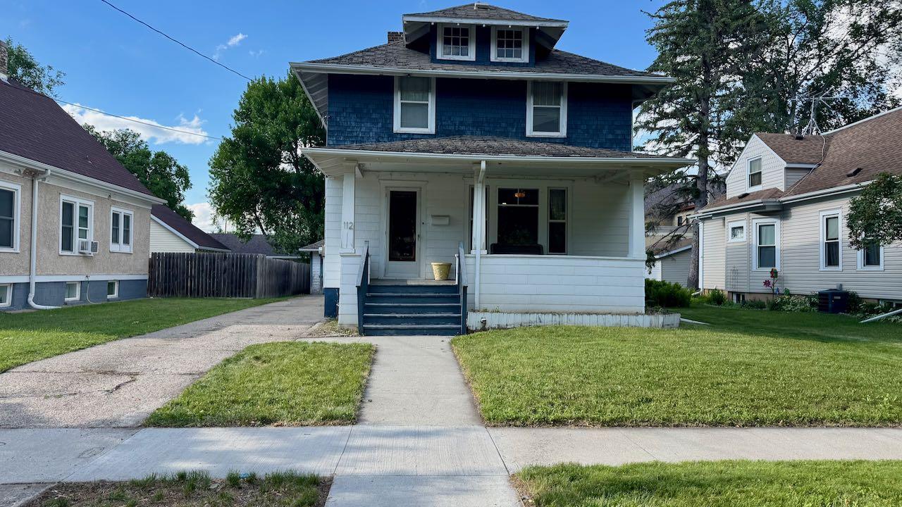 (3) Front of Home.jpeg