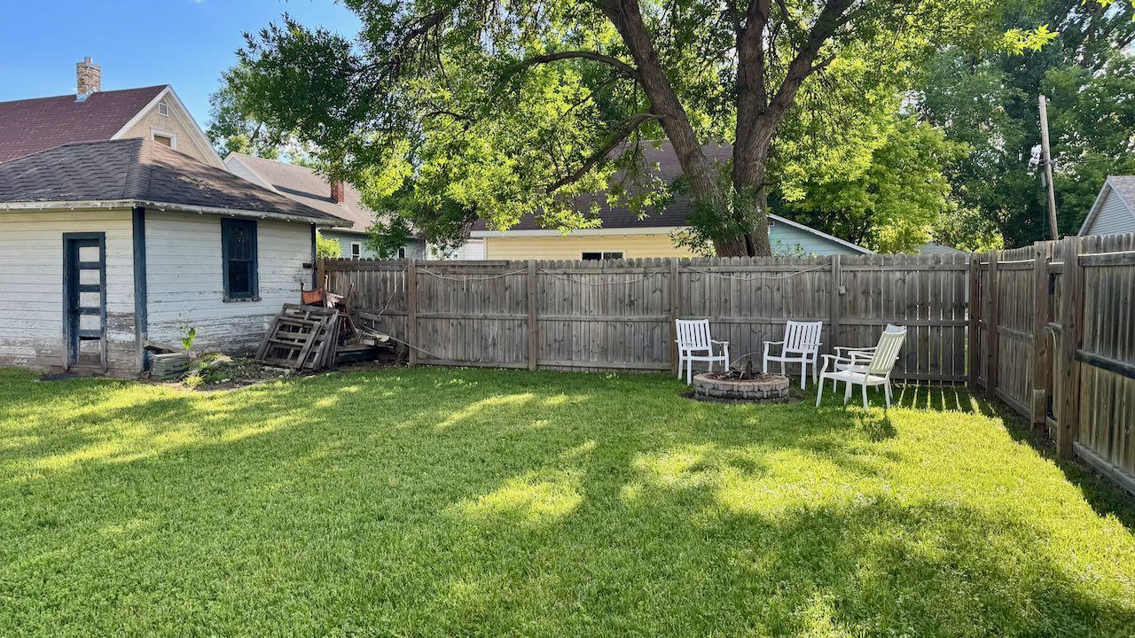 (39) Fully Fenced Backyard.jpeg