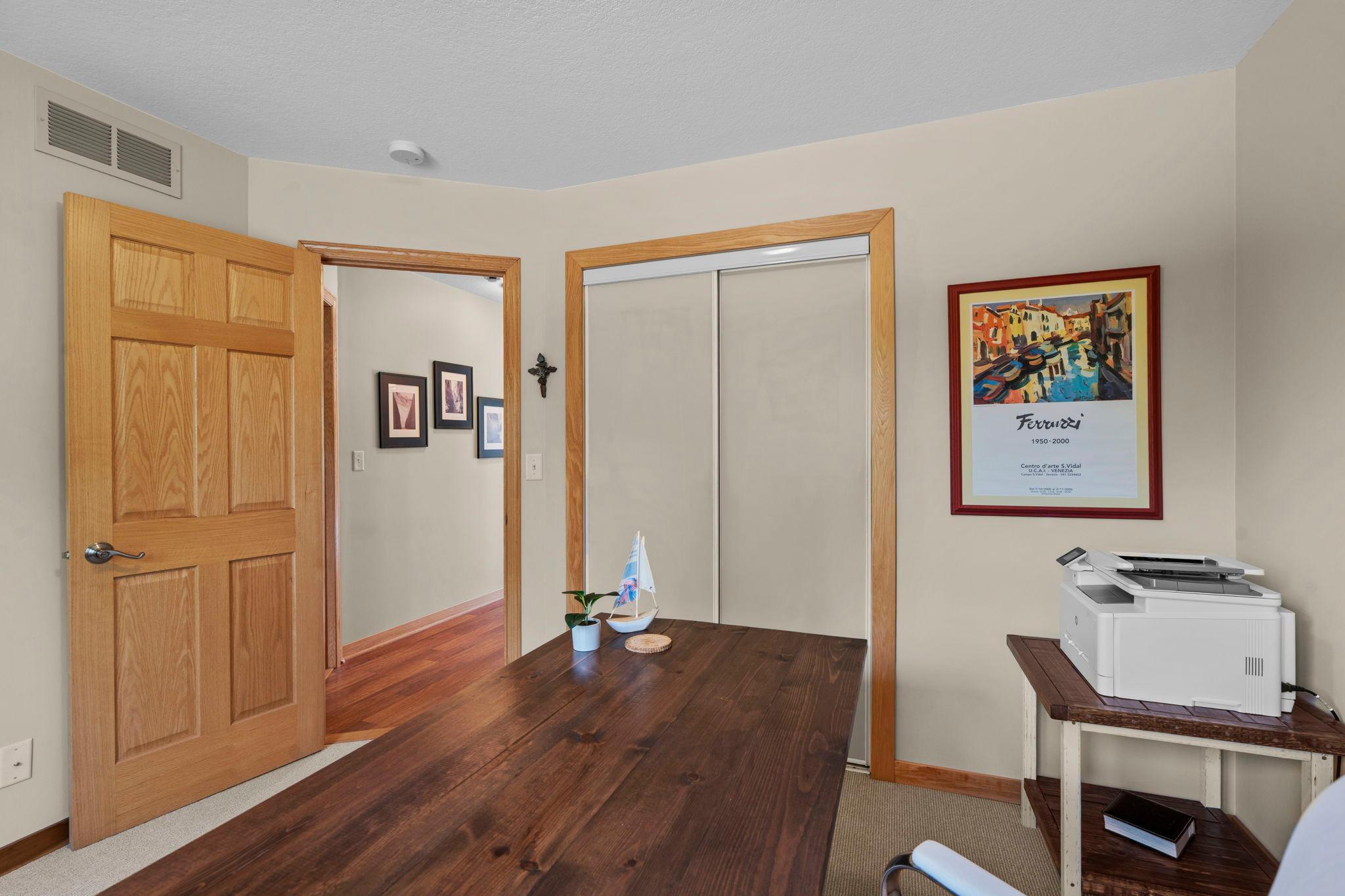 50-web-or-mls-9040 E Sunrise Cir-328.jpg