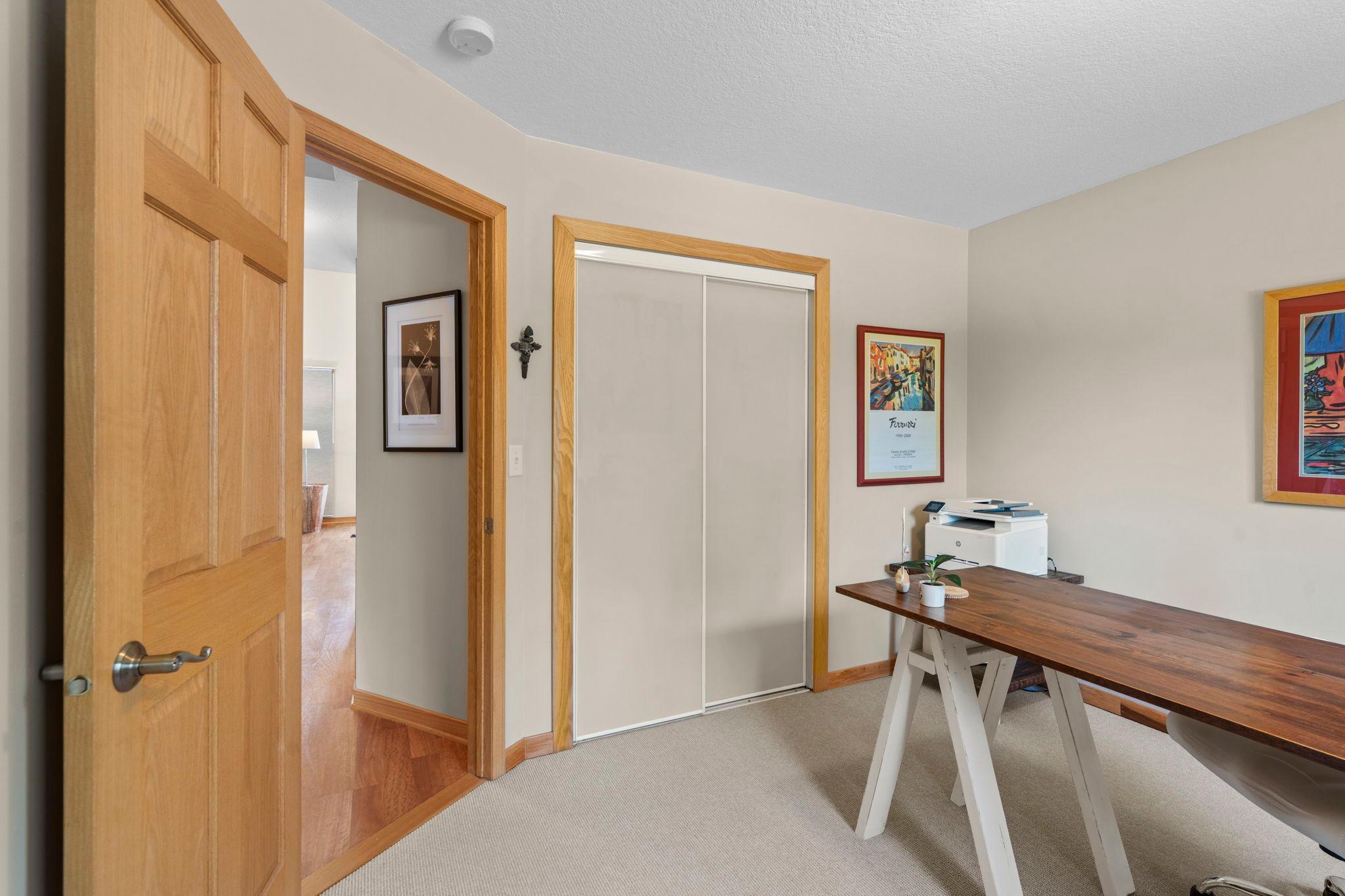 51-web-or-mls-9040 E Sunrise Cir-333.jpg
