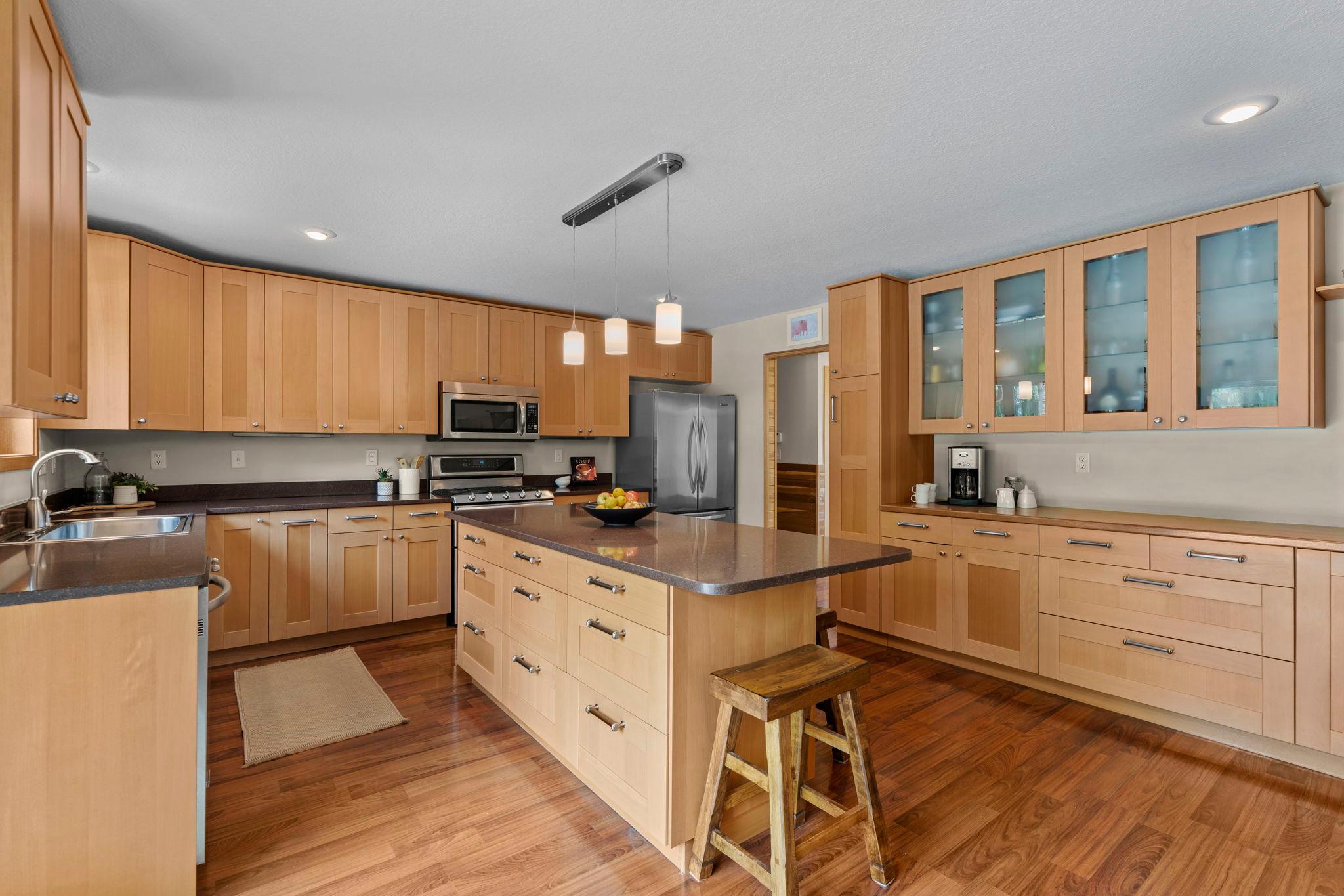 38-web-or-mls-9040 E Sunrise Cir-218.jpg