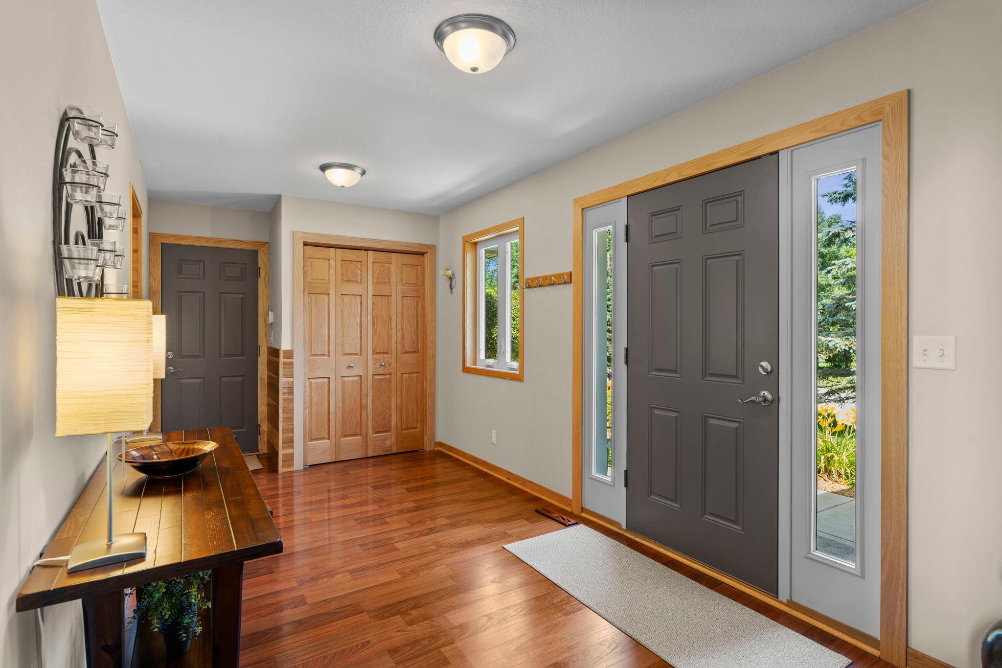 21-web-or-mls-9040 E Sunrise Cir-183.jpg