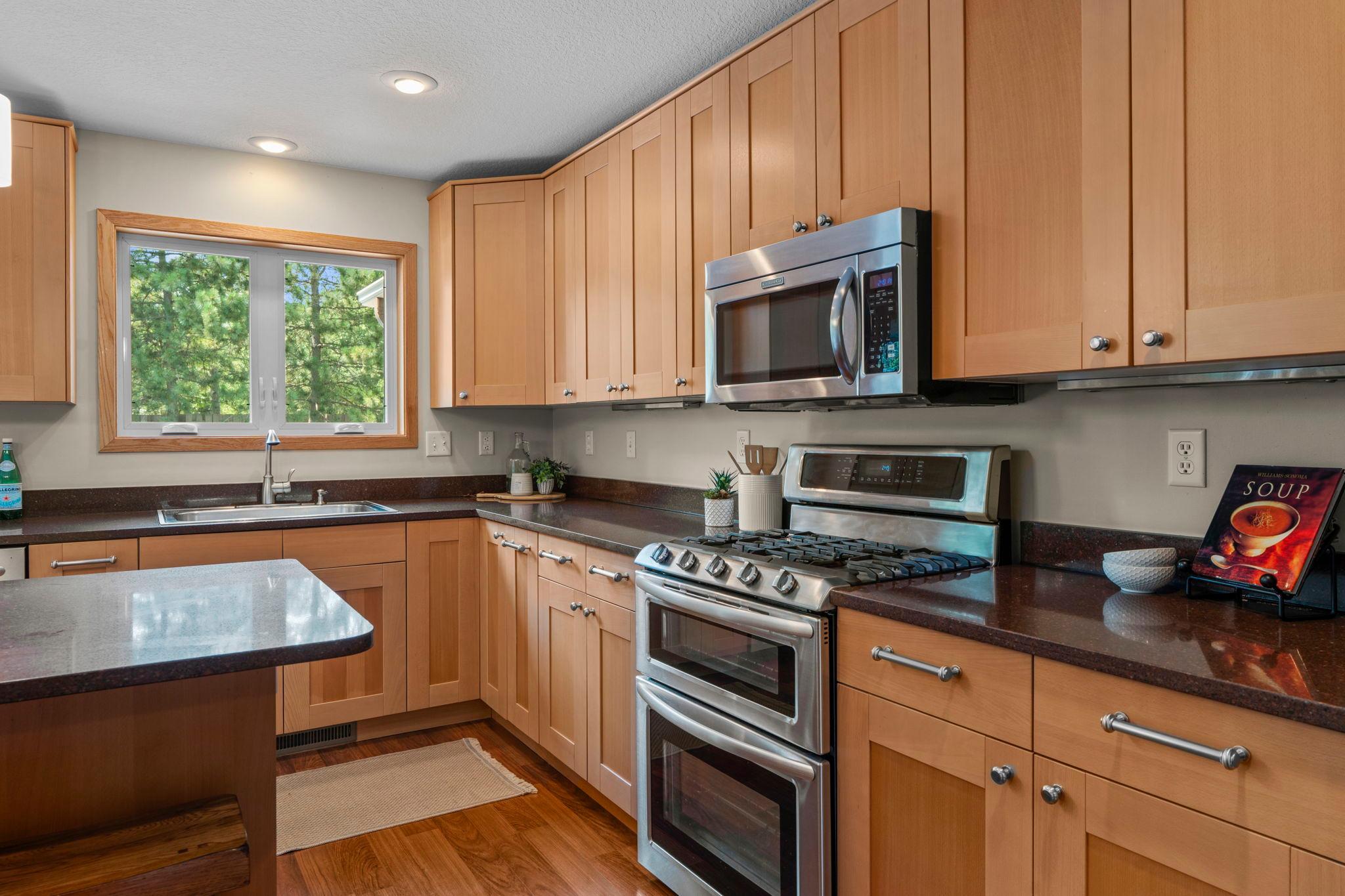 41-web-or-mls-9040 E Sunrise Cir-233.jpg