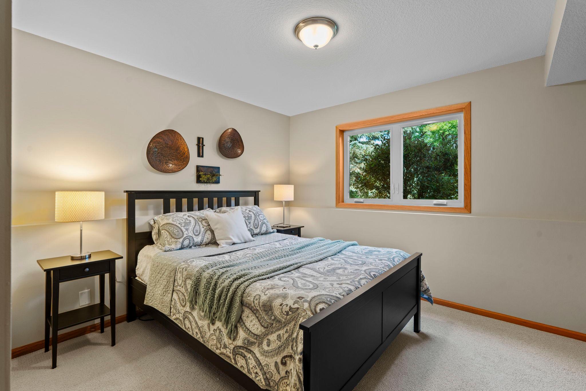 62-web-or-mls-9040 E Sunrise Cir-388.jpg