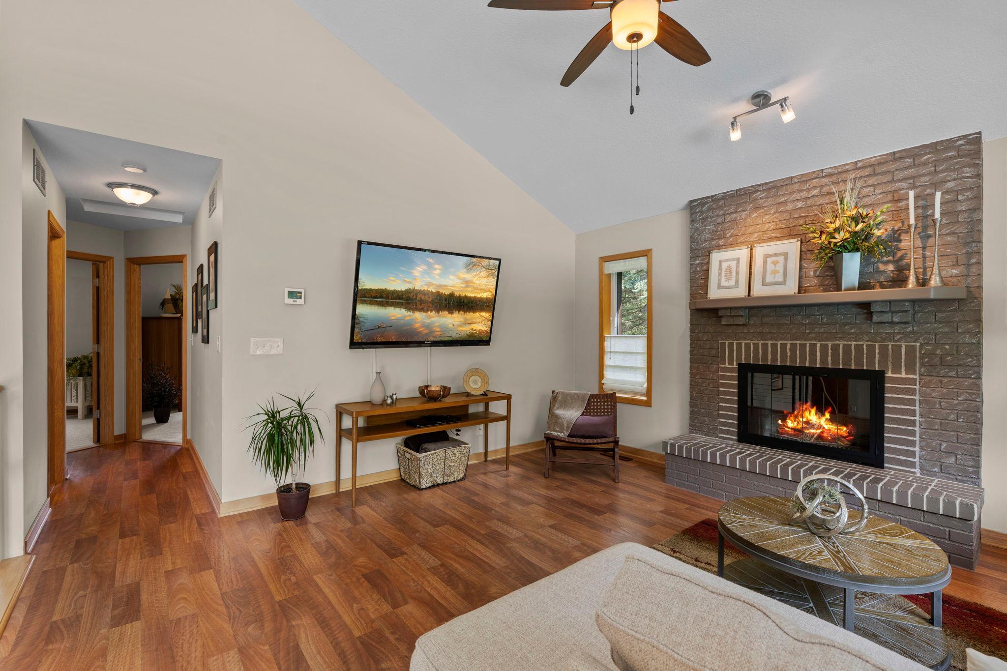 28-web-or-mls-9040 E Sunrise Cir-293.jpg