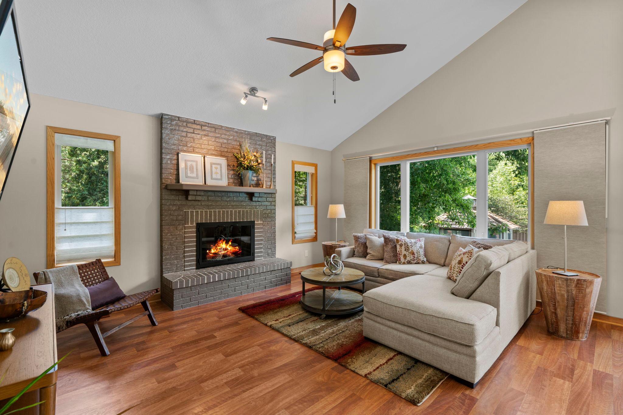22-web-or-mls-9040 E Sunrise Cir-263.jpg