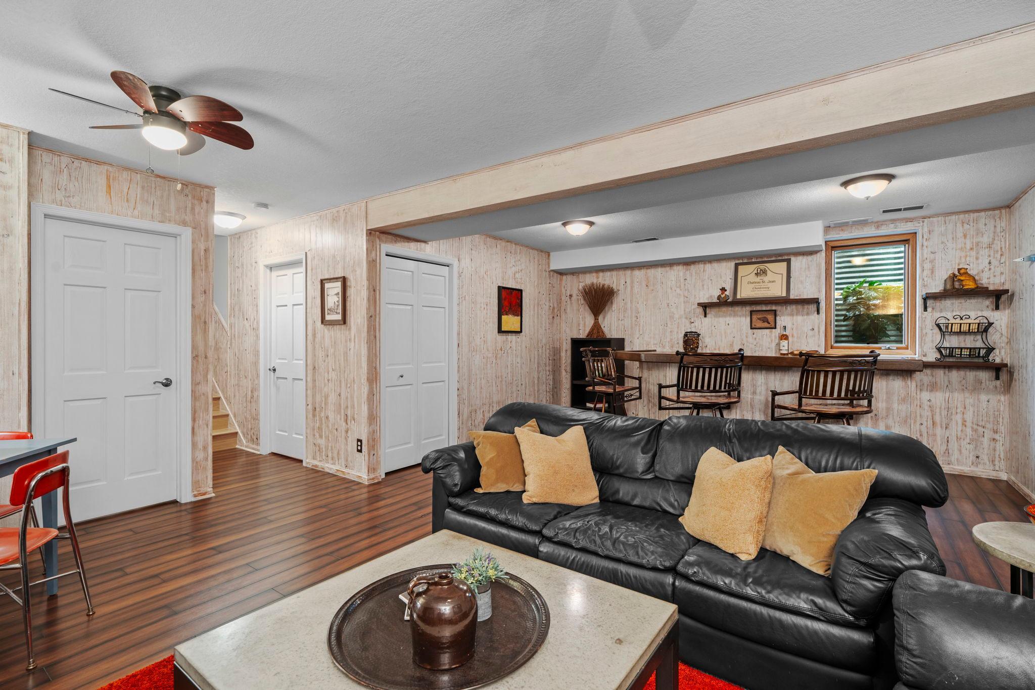 69-web-or-mls-9040 E Sunrise Cir-423.jpg