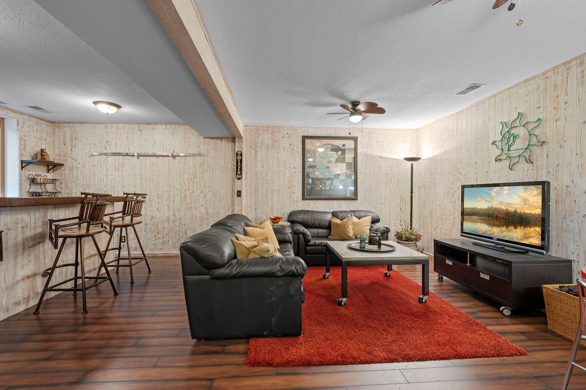 67-web-or-mls-9040 E Sunrise Cir-413.jpg
