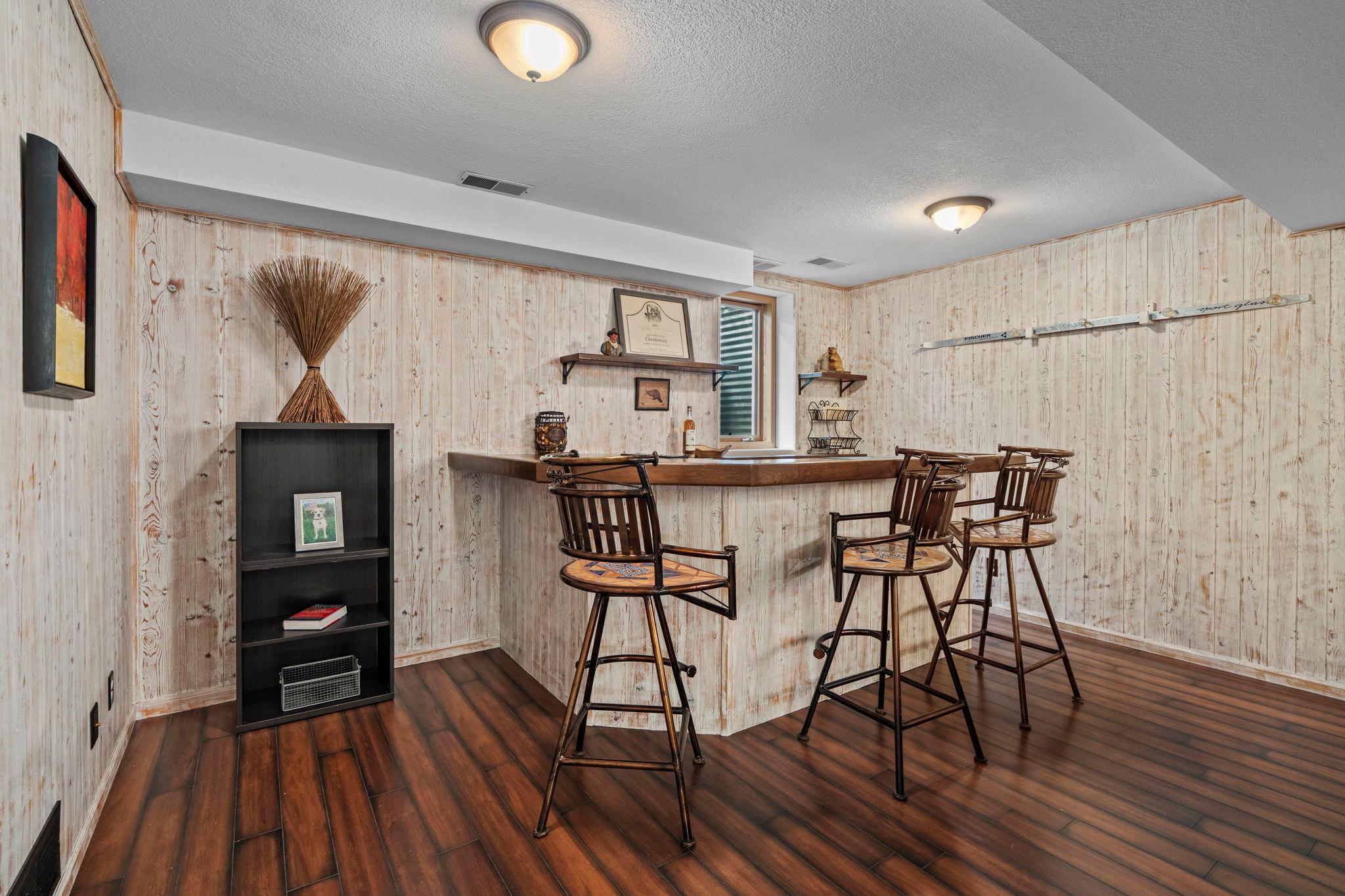 72-web-or-mls-9040 E Sunrise Cir-428.jpg