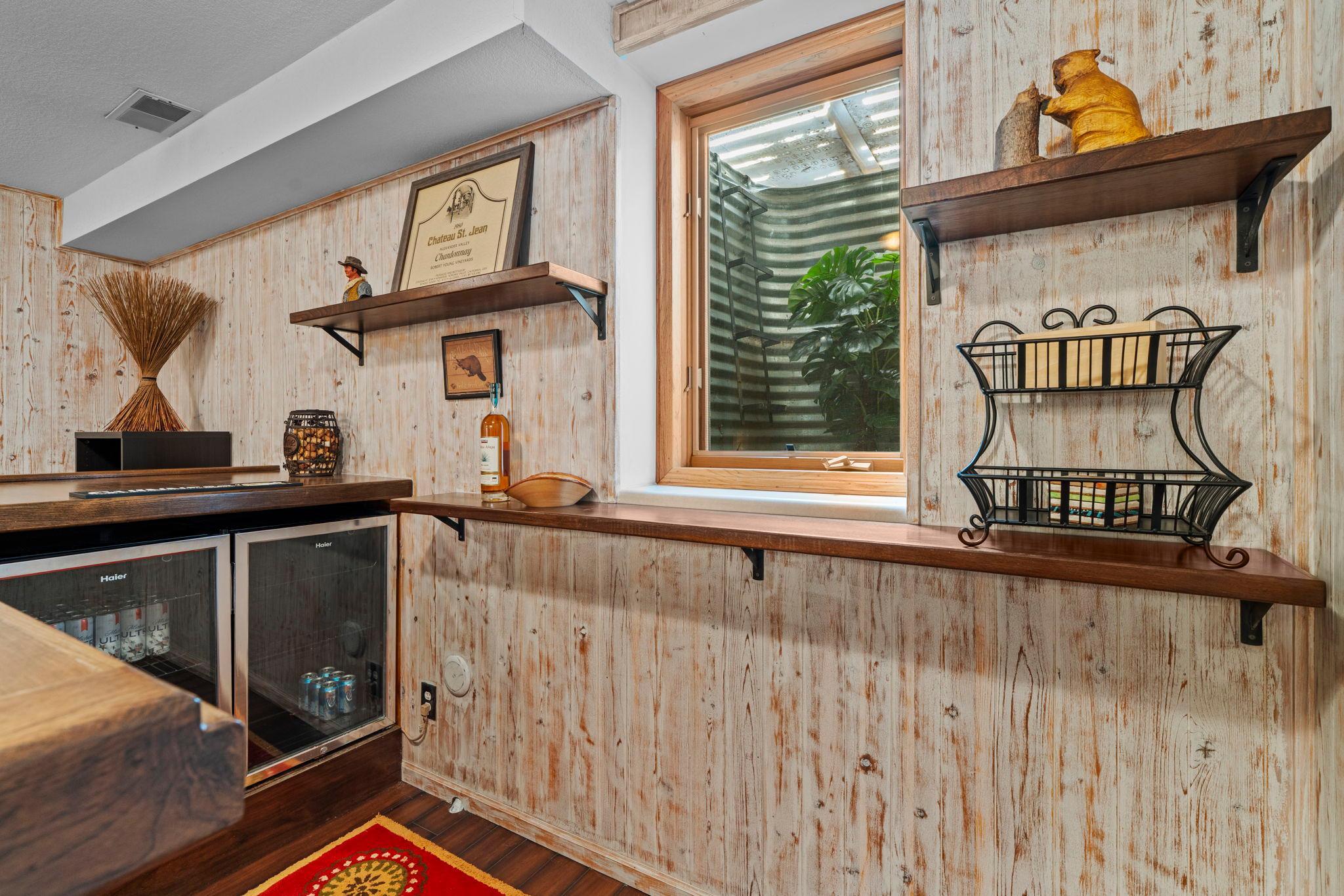 74-web-or-mls-9040 E Sunrise Cir-448.jpg