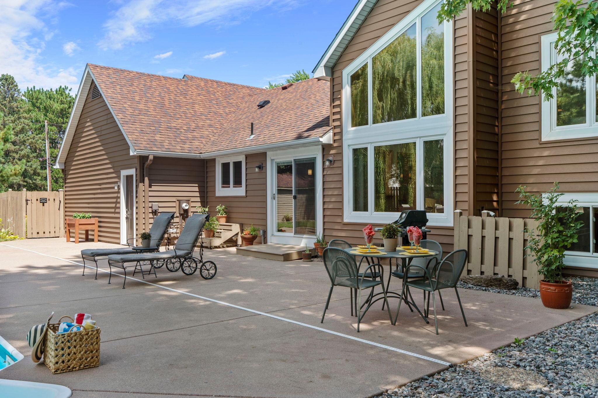 85-web-or-mls-9040 E Sunrise Cir-128.jpg