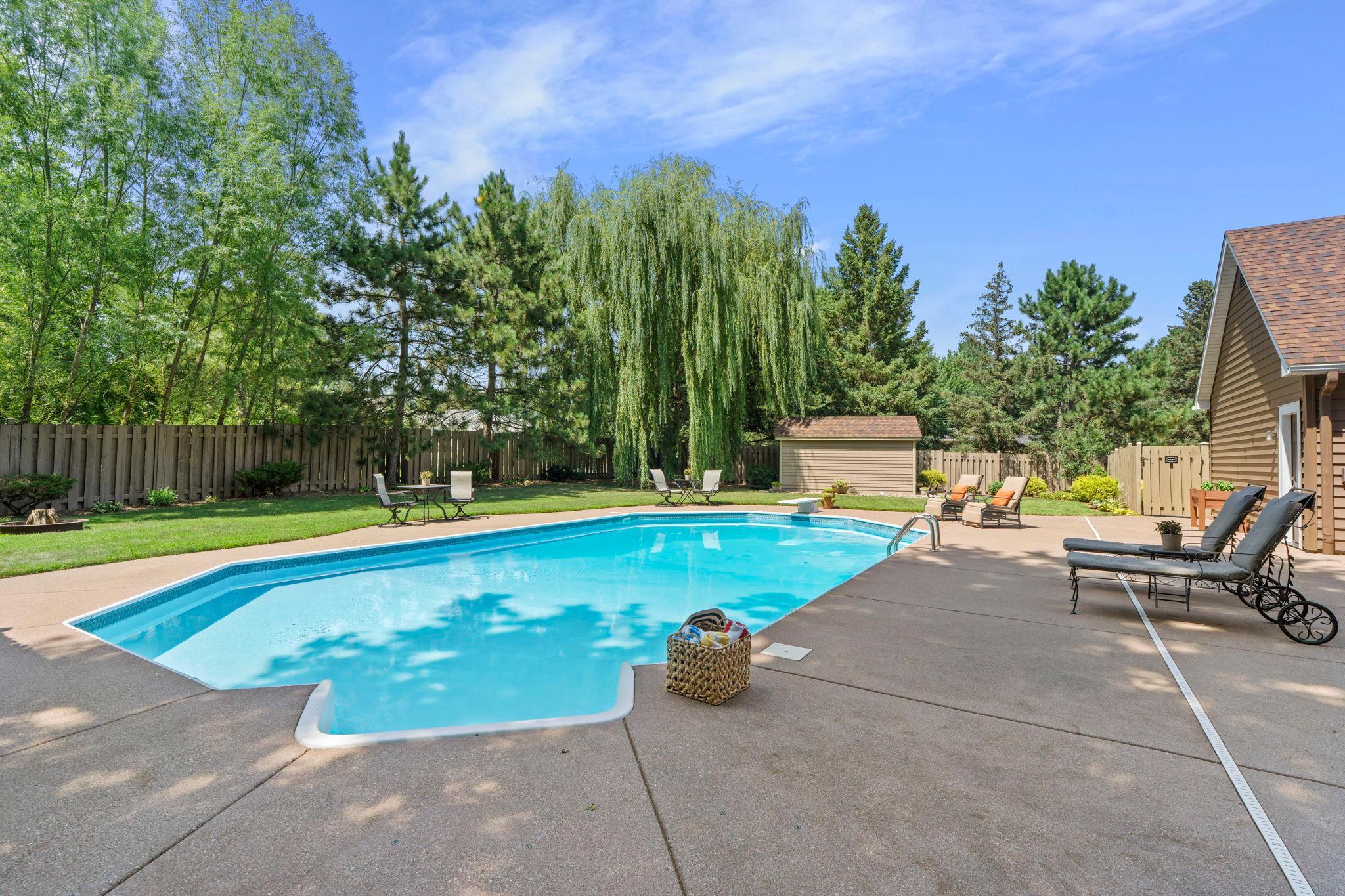 98-web-or-mls-9040 E Sunrise Cir-138.jpg