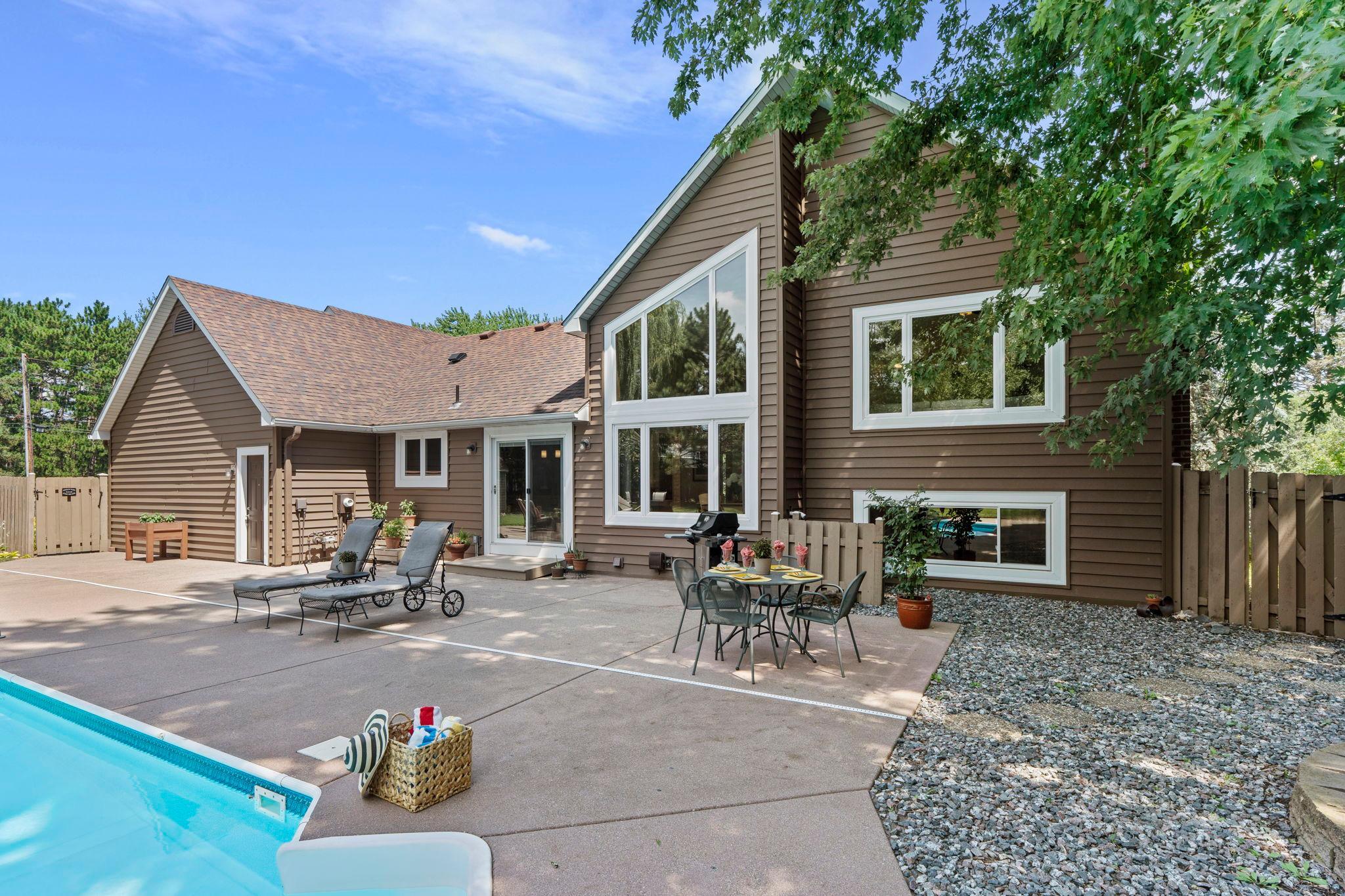96-web-or-mls-9040 E Sunrise Cir-123.jpg