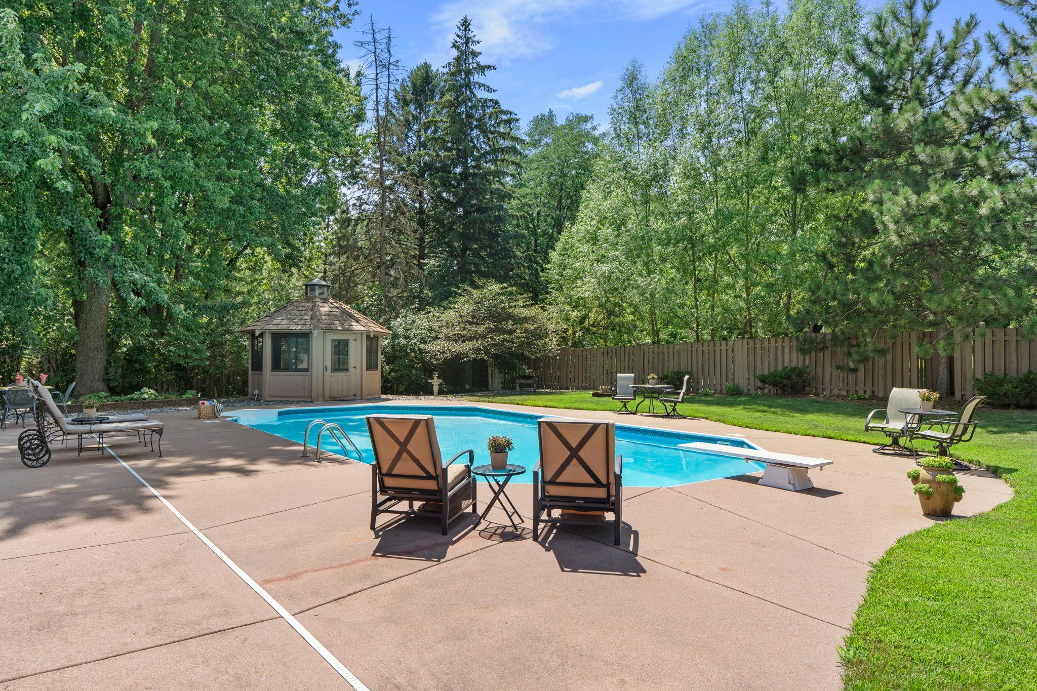 87-web-or-mls-9040 E Sunrise Cir-93.jpg
