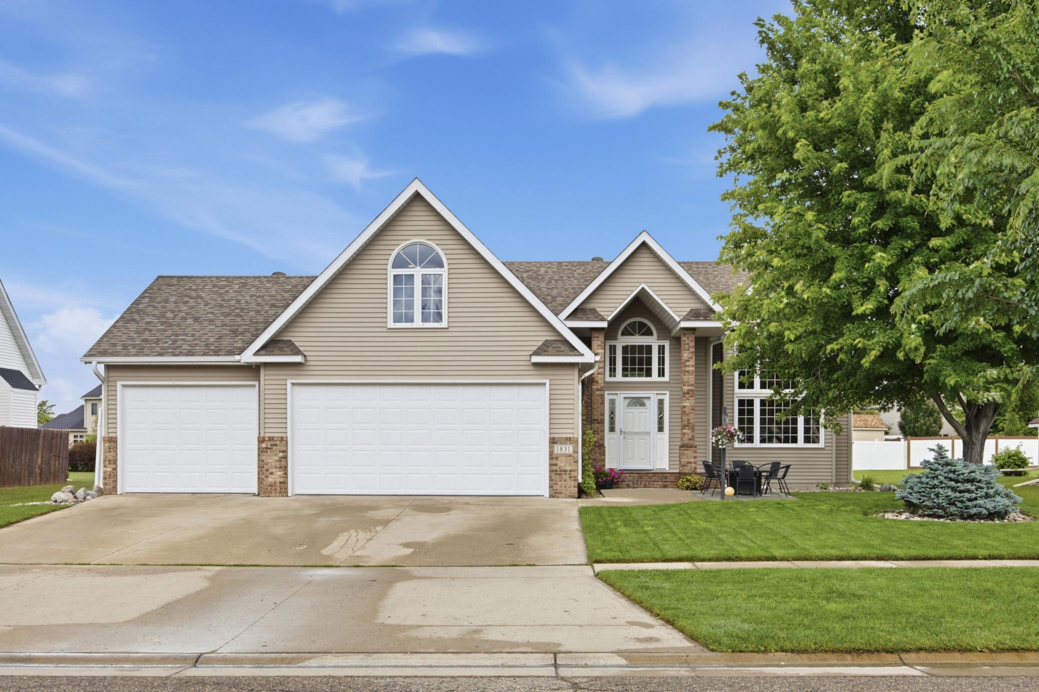 Gorgeous curb appeal