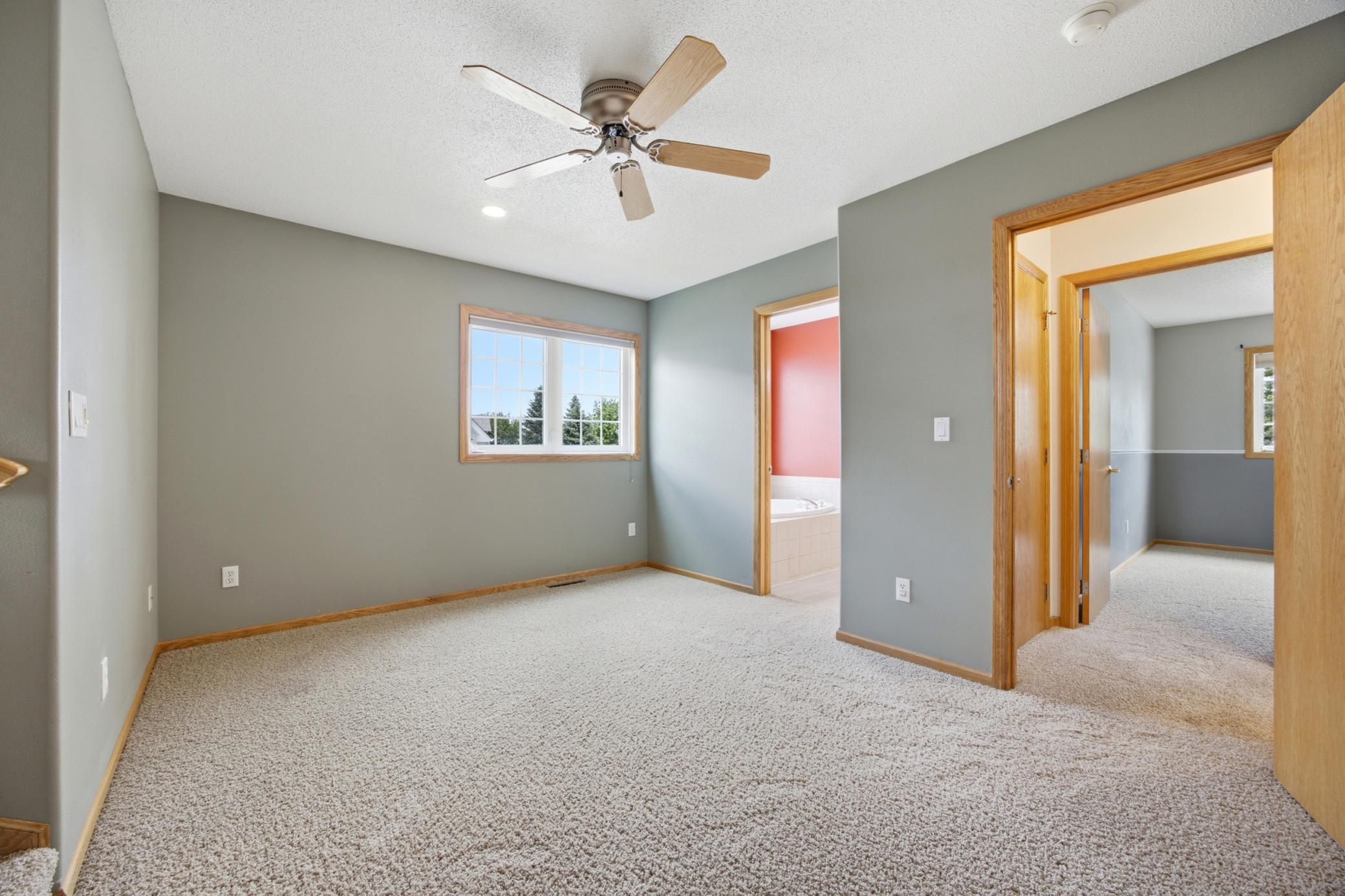 Primary suite sitting area/office/flex room