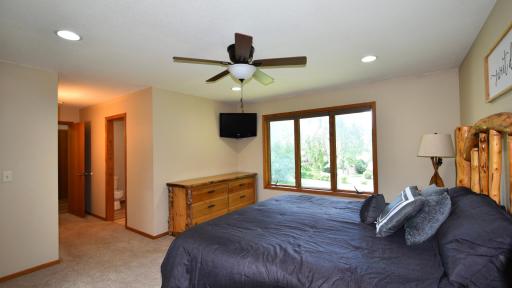 17910 Wedgewood Drive, Zumbrota, MN 55992