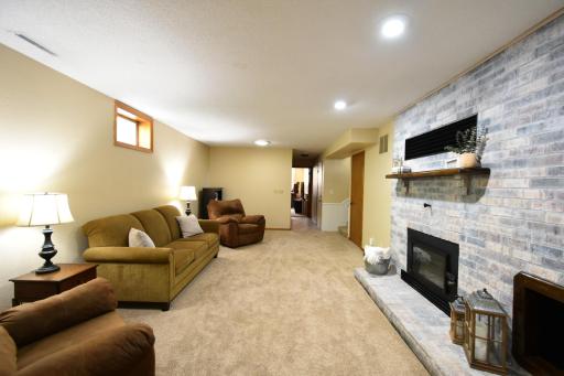 17910 Wedgewood Drive, Zumbrota, MN 55992