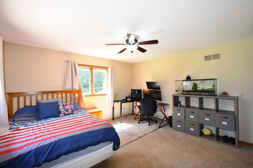 17910 Wedgewood Drive, Zumbrota, MN 55992