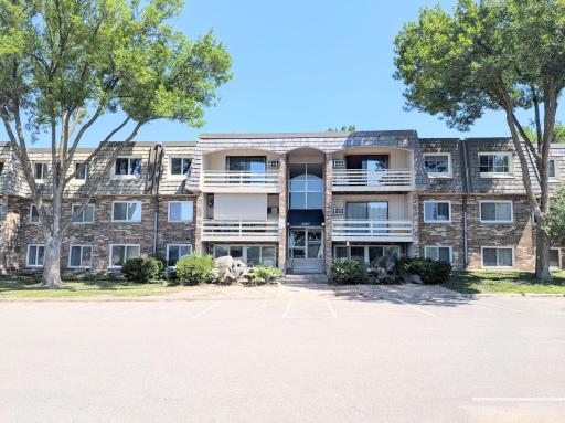 4387 Wilshire Boulevard, 106, Mound, MN 55364
