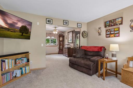 21071 Hyacinth Avenue, Lakeville, MN 55044