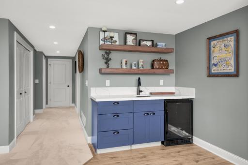 4332 Cottagewood Court, Excelsior, MN 55331