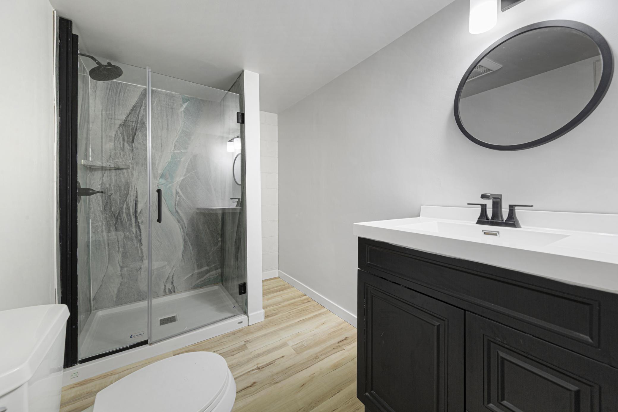 35 main bathroom_lower.jpg