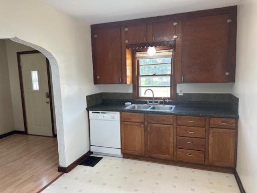 810 14th Avenue SE, Austin, MN 55912