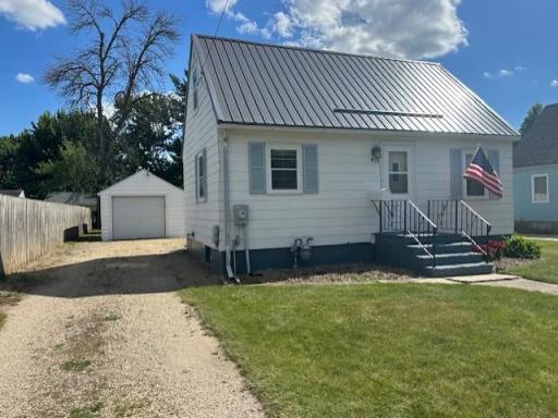 810 14th Avenue SE, Austin, MN 55912
