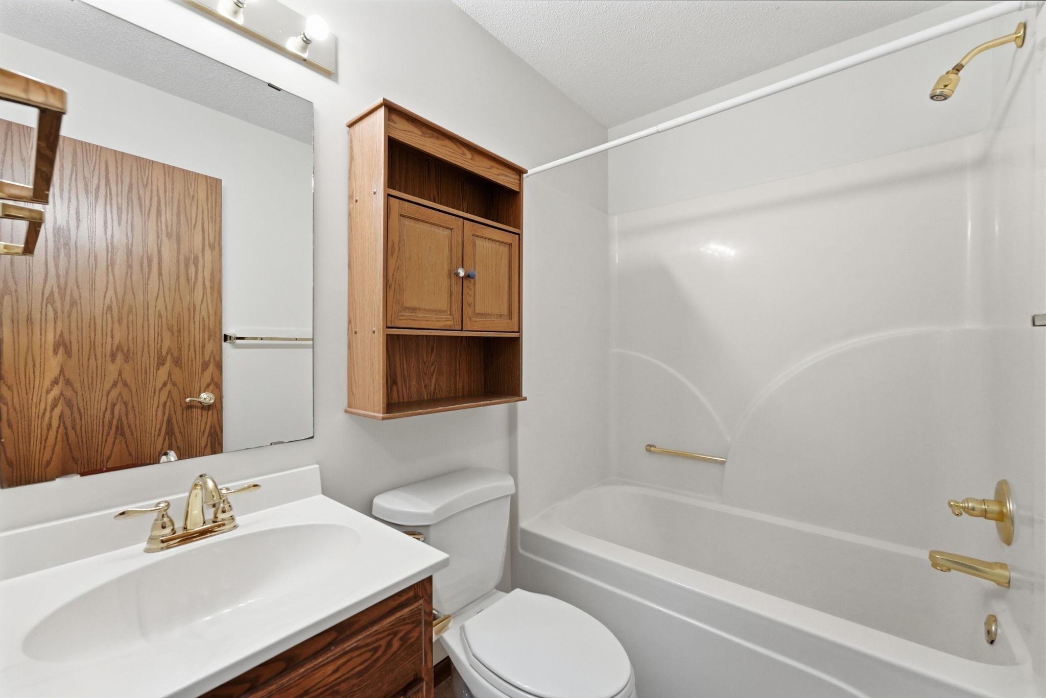 Shared full upper level bathroom.