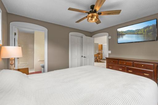 The owners suite includes a walk-in closet and a private bathroom.