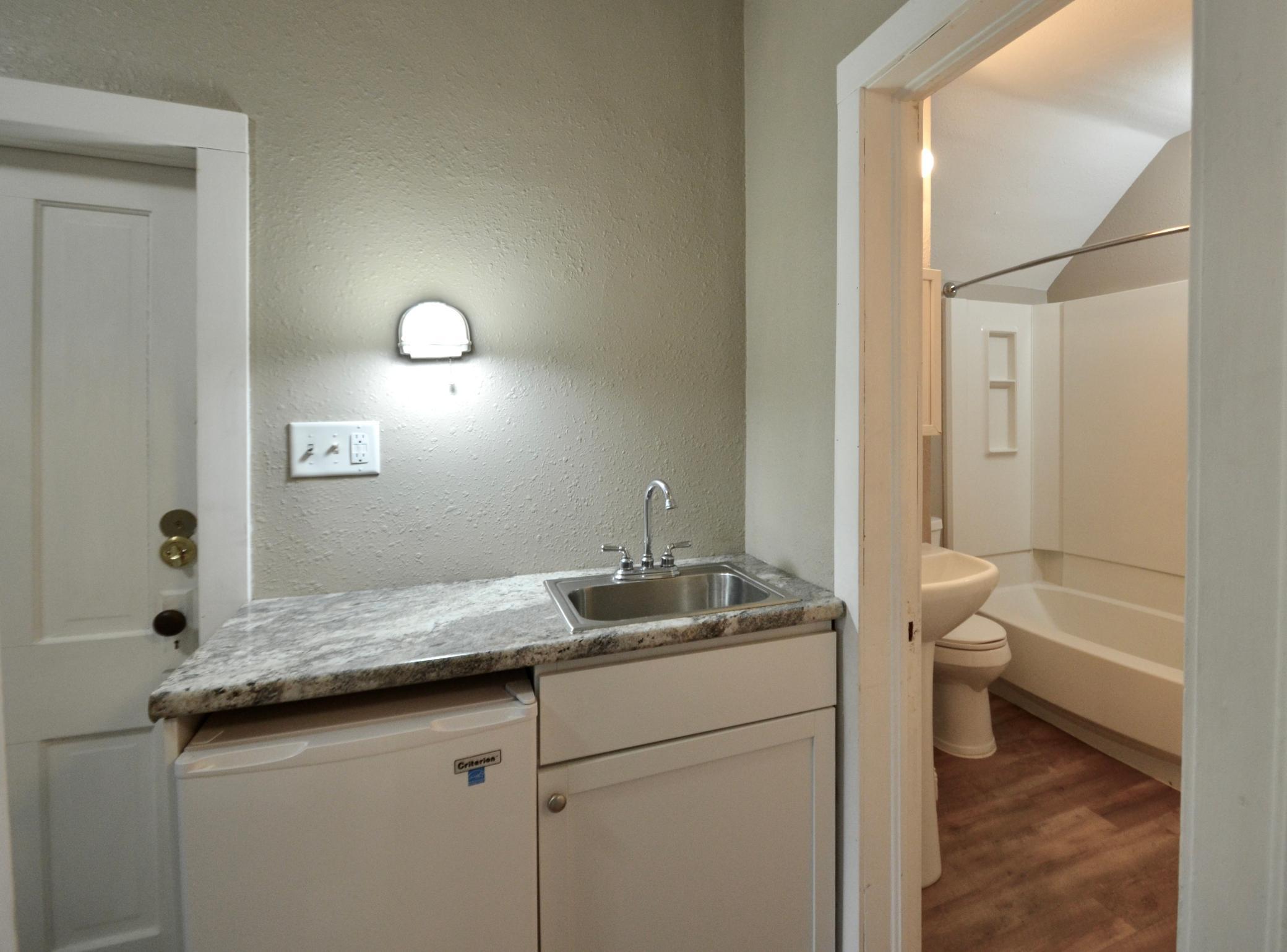 Wet Bar 2nd Floor.JPG
