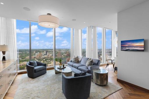 255 Hennepin Avenue, 3402, Minneapolis, MN 55401