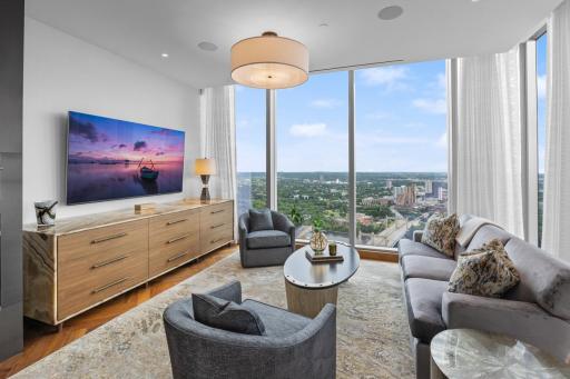 255 Hennepin Avenue, 3402, Minneapolis, MN 55401
