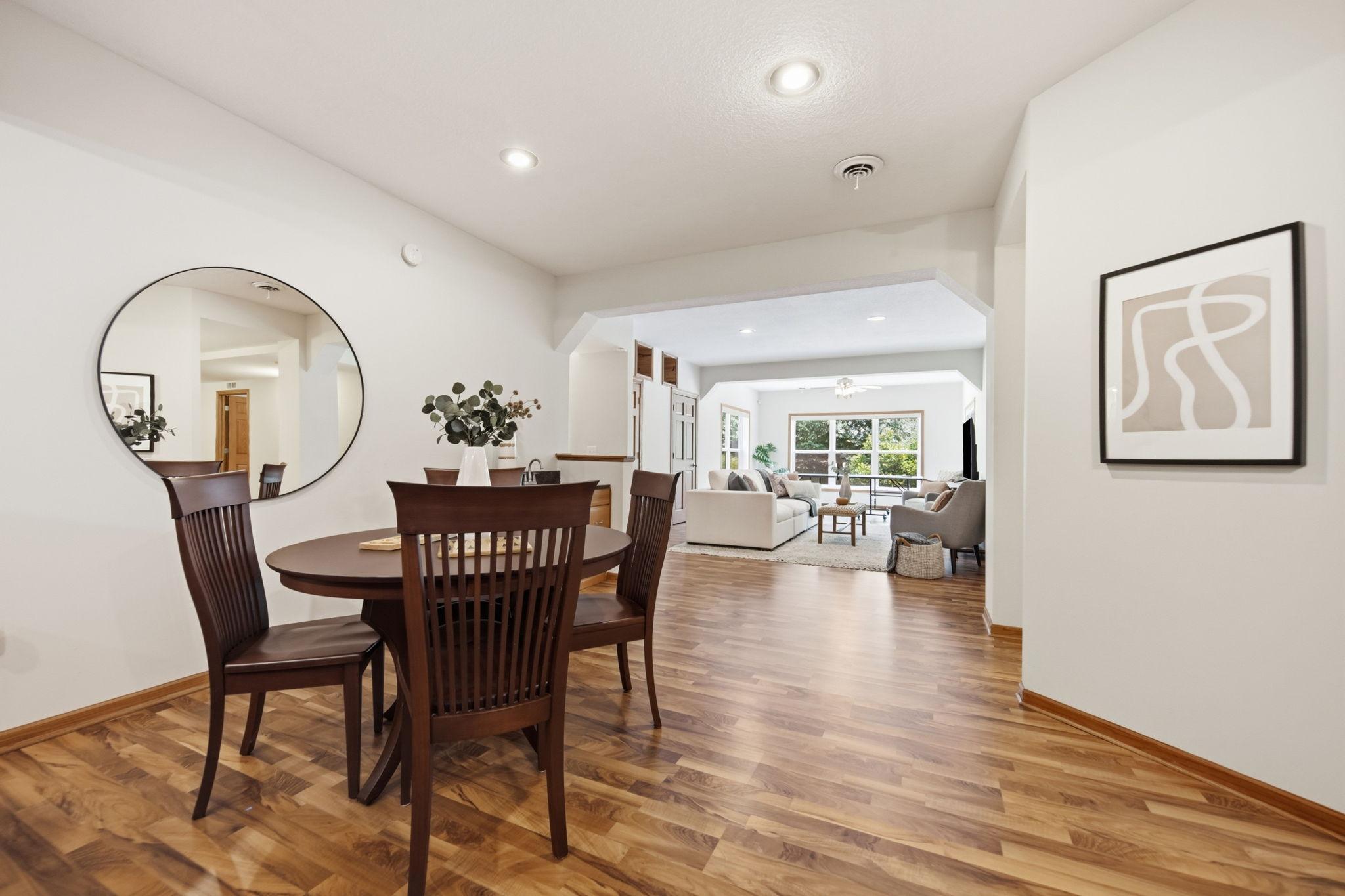 Dinette in LL with a great sitting area - great space for hanging out, playing games and entertaining!