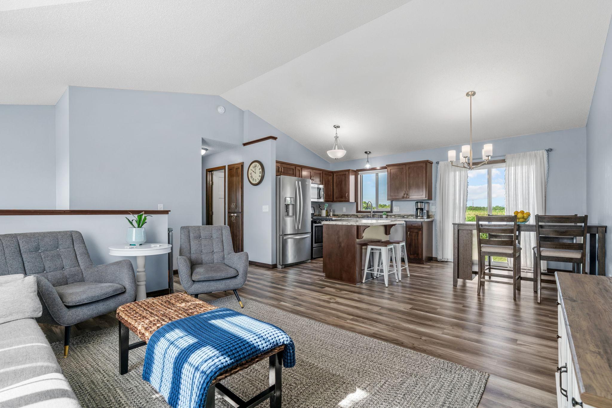 23-web-or-mls-371 Cedar Ave N-23.jpg