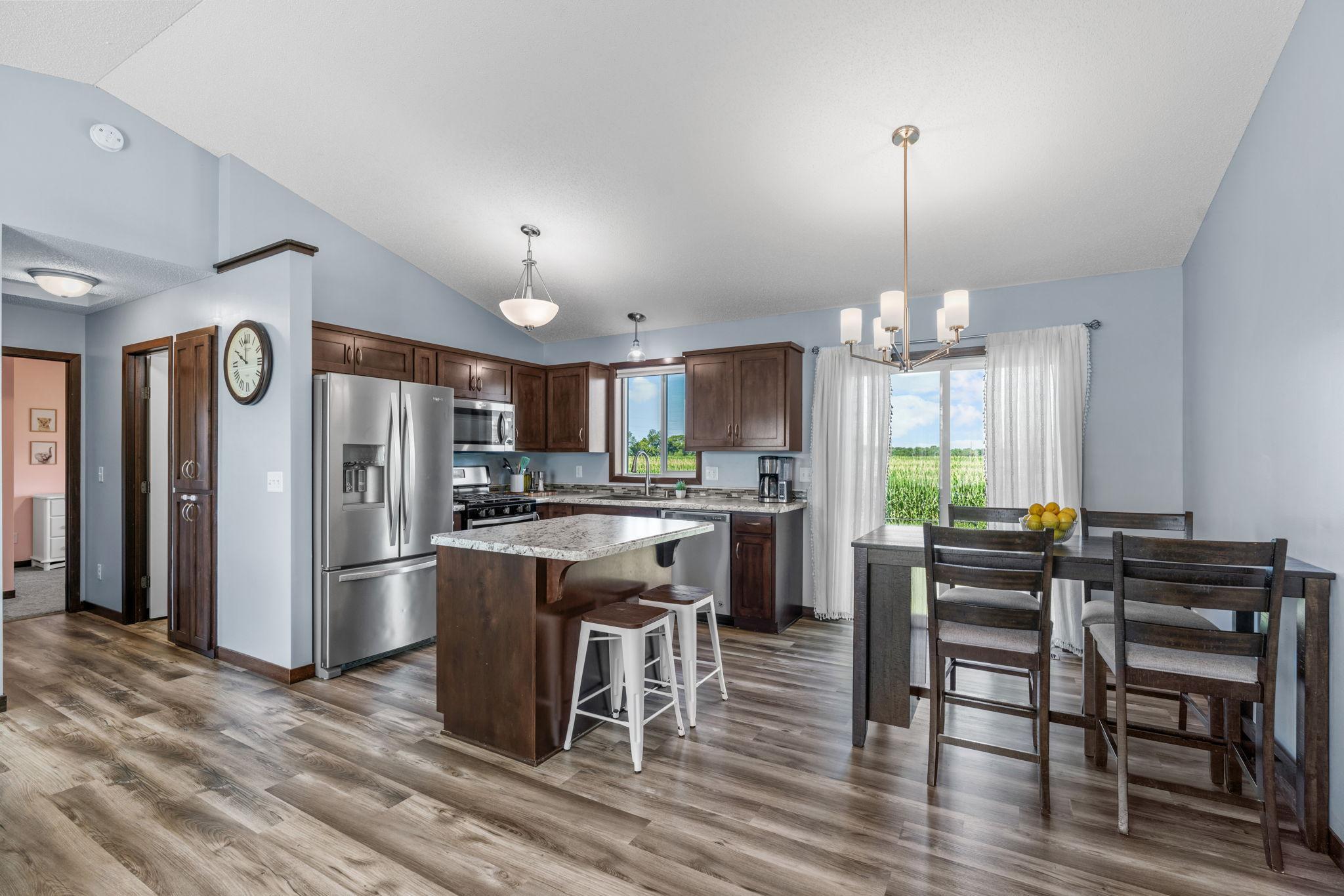 24-web-or-mls-371 Cedar Ave N-24.jpg